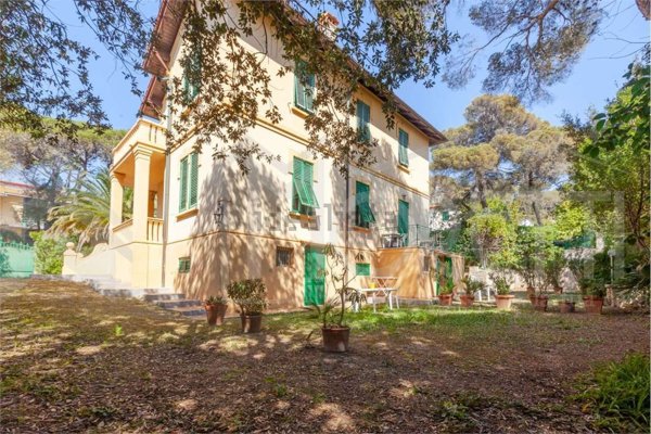 casa indipendente in vendita a Livorno in zona Quercianella
