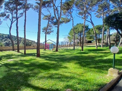 appartamento in vendita a Livorno in zona Montenero