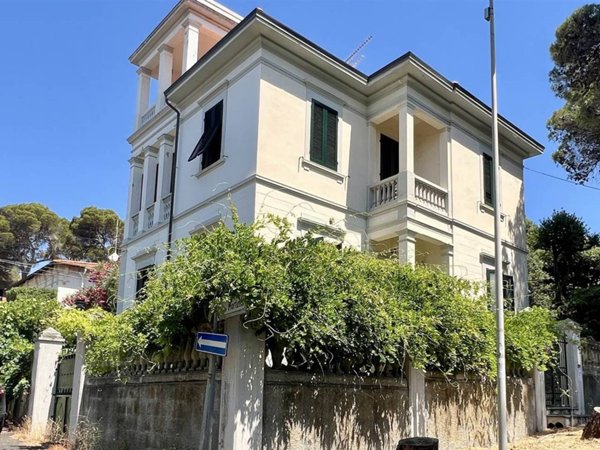 appartamento in vendita a Livorno in zona Quercianella