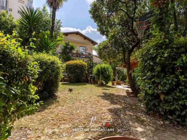 casa indipendente in vendita a Livorno