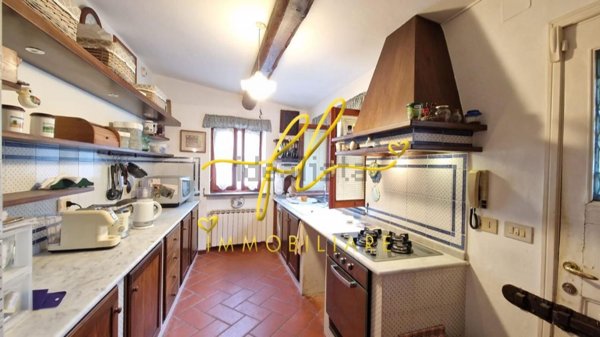 casa indipendente in vendita a Livorno in zona Montenero