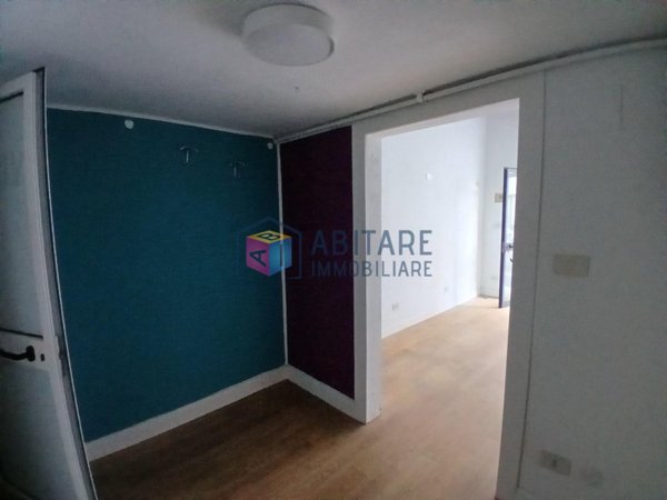 locale commerciale in vendita a Livorno