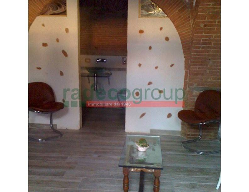 locale commerciale in vendita a Livorno