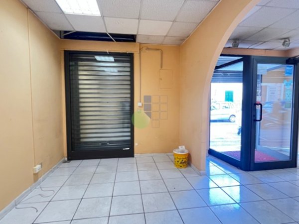 locale commerciale in vendita a Livorno