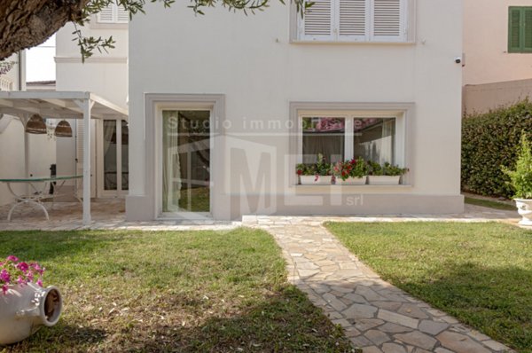 casa indipendente in vendita a Livorno in zona Antignano