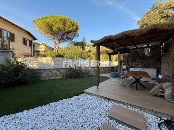 appartamento in vendita a Livorno in zona Montenero