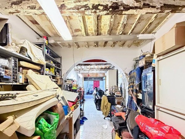 locale commerciale in vendita a Livorno