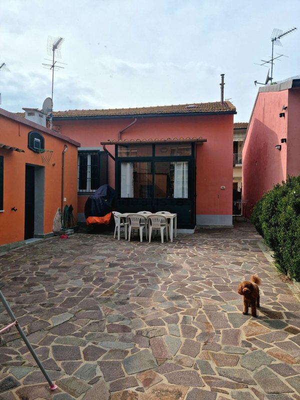 casa indipendente in vendita a Livorno
