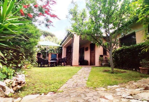 casa indipendente in vendita a Livorno in zona Valle Benedetta