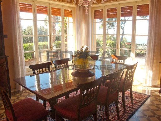 casa indipendente in vendita a Livorno in zona Montenero