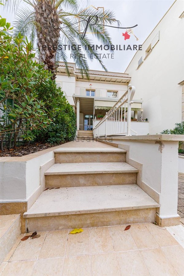 casa indipendente in vendita a Livorno in zona Antignano