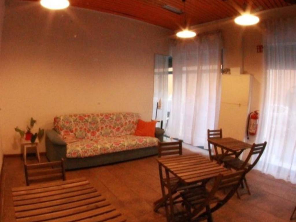 negozio in vendita a Livorno in zona Centro Città