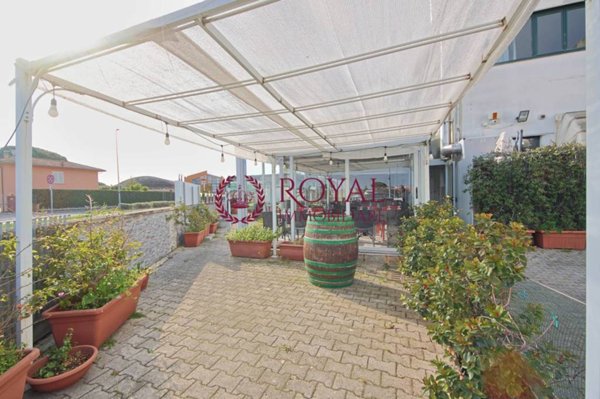 negozio in vendita a Livorno in zona Padula