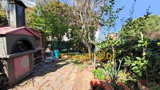 appartamento in vendita a Livorno in zona Montenero