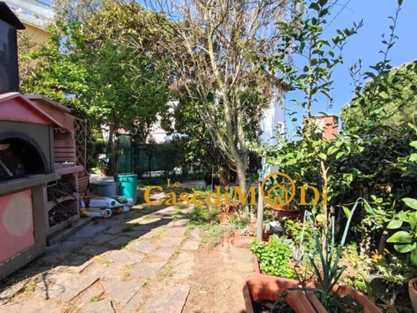 appartamento in vendita a Livorno in zona Montenero