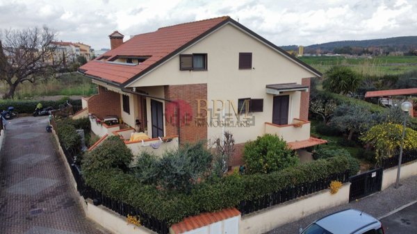 casa indipendente in vendita a Livorno