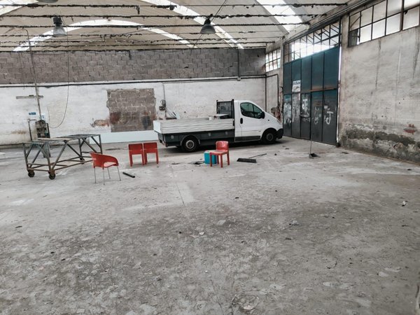 capannone in vendita a Livorno