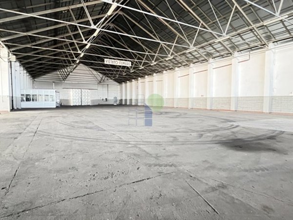 capannone in vendita a Livorno