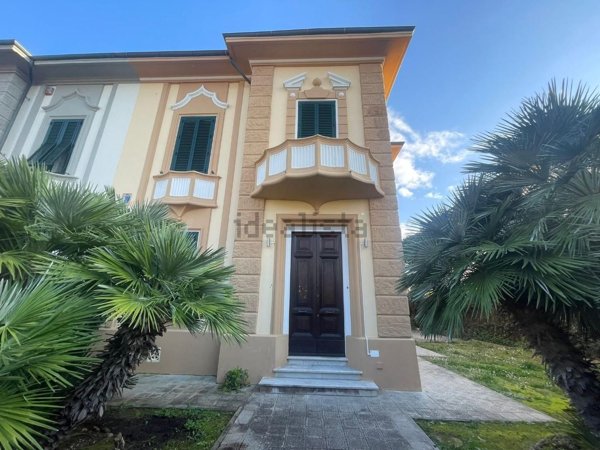 casa indipendente in vendita a Livorno