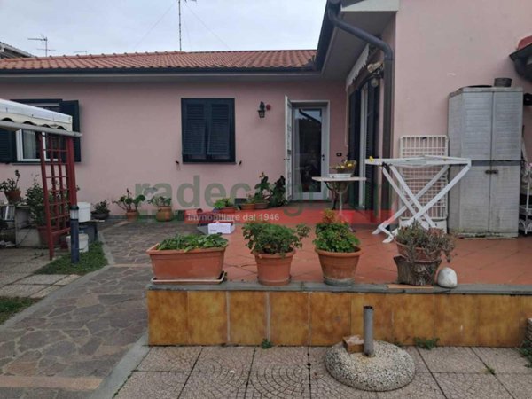 casa indipendente in vendita a Livorno in zona Montenero