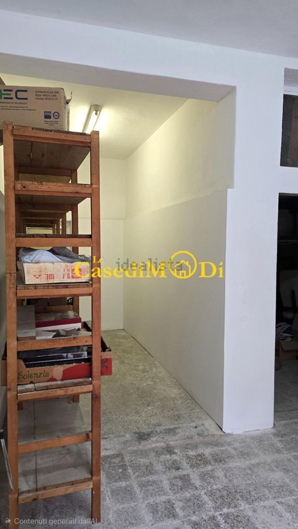 locale commerciale in vendita a Livorno in zona Centro Città