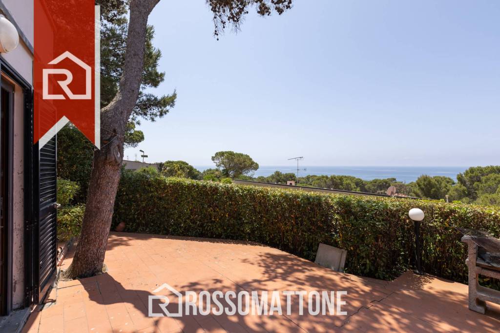 appartamento in vendita a Livorno in zona Quercianella