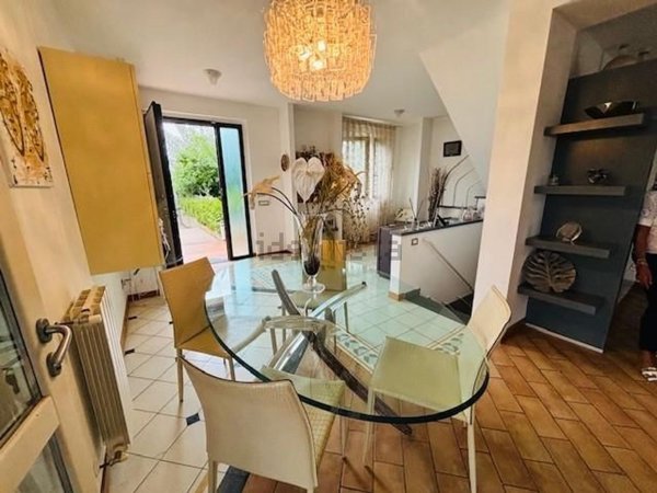 casa indipendente in vendita a Livorno in zona Montenero