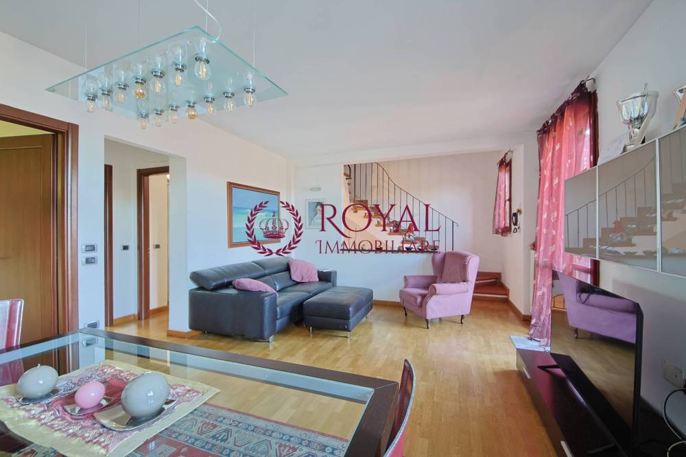 casa indipendente in vendita a Livorno in zona Ardenza