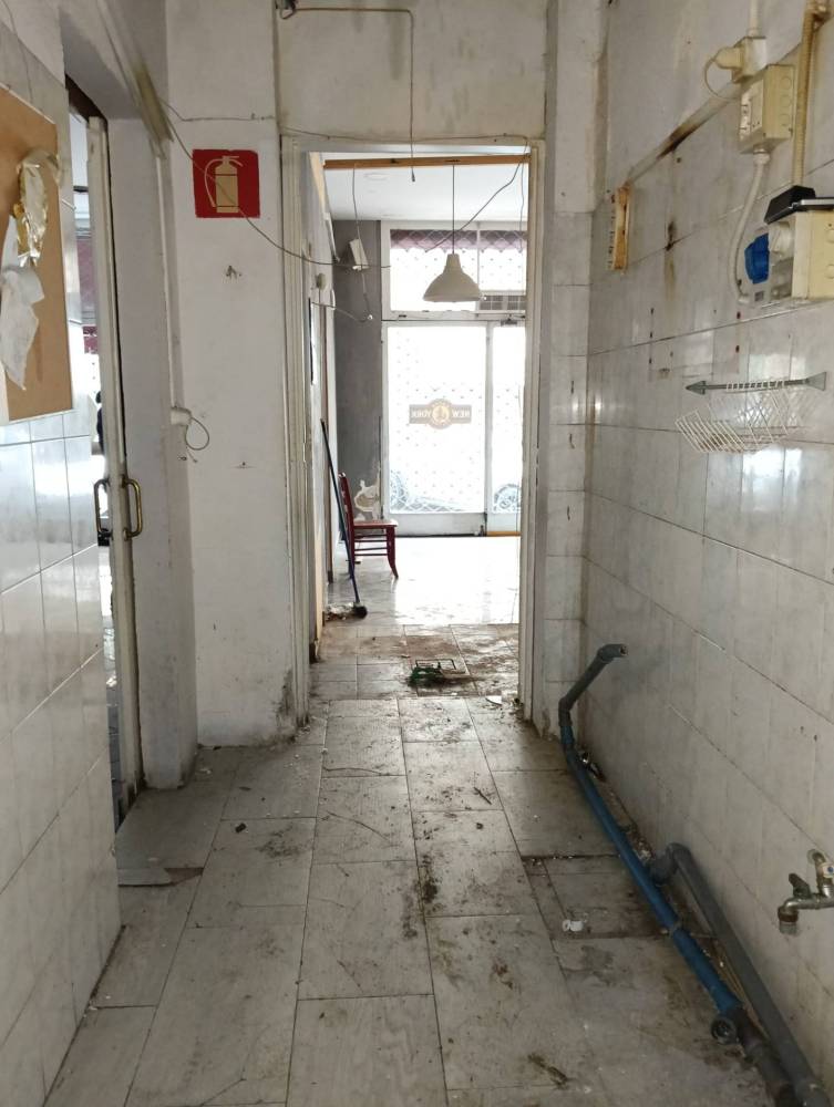 negozio in vendita a Livorno in zona Centro Città