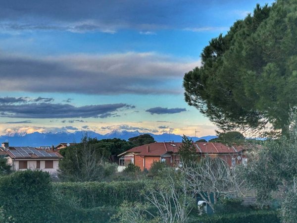 casa indipendente in vendita a Livorno in zona Montenero