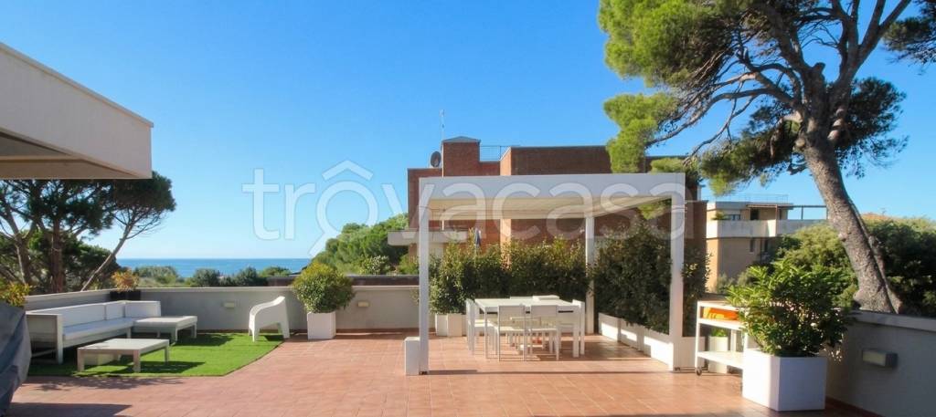 appartamento in vendita a Livorno in zona Ardenza