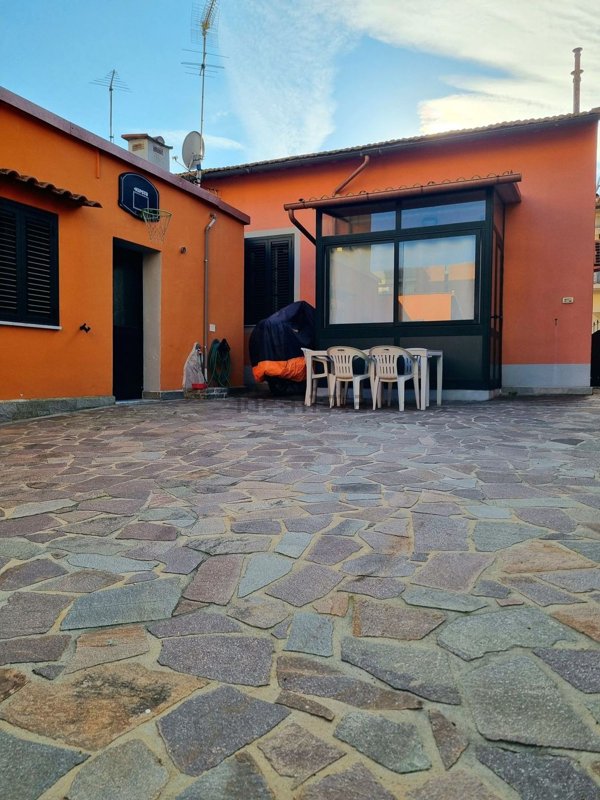 casa semindipendente in vendita a Livorno