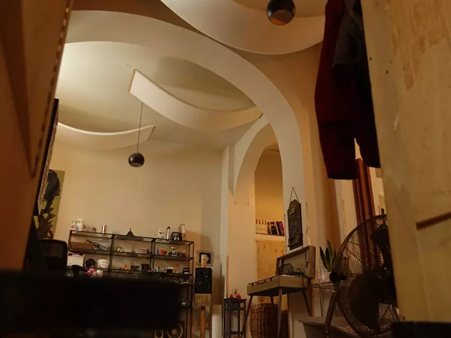 locale commerciale in vendita a Livorno