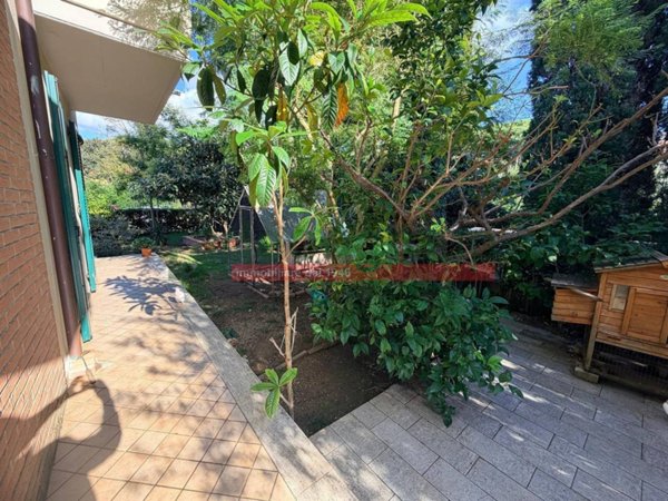 casa indipendente in vendita a Livorno in zona Stillo