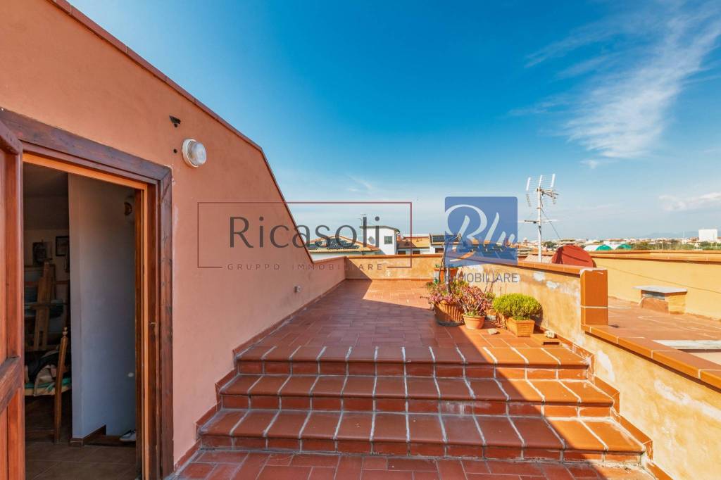 appartamento in vendita a Livorno in zona Antignano