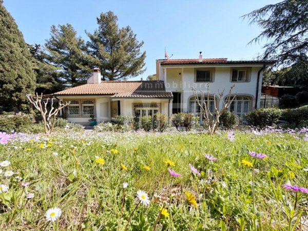 casa indipendente in vendita a Livorno in zona Castellaccio