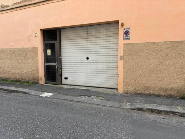 locale commerciale in vendita a Livorno