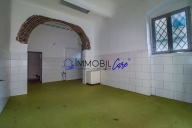 locale commerciale in vendita a Livorno in zona Centro Città