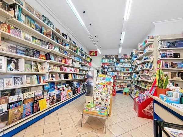 negozio in vendita a Livorno in zona Centro Città