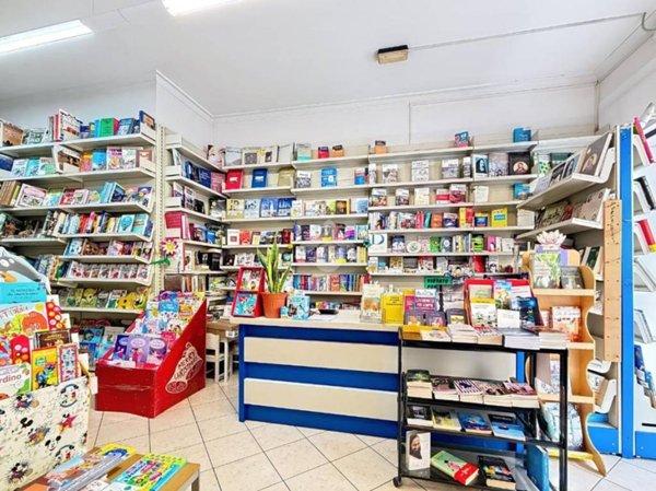 negozio in vendita a Livorno in zona Centro Città