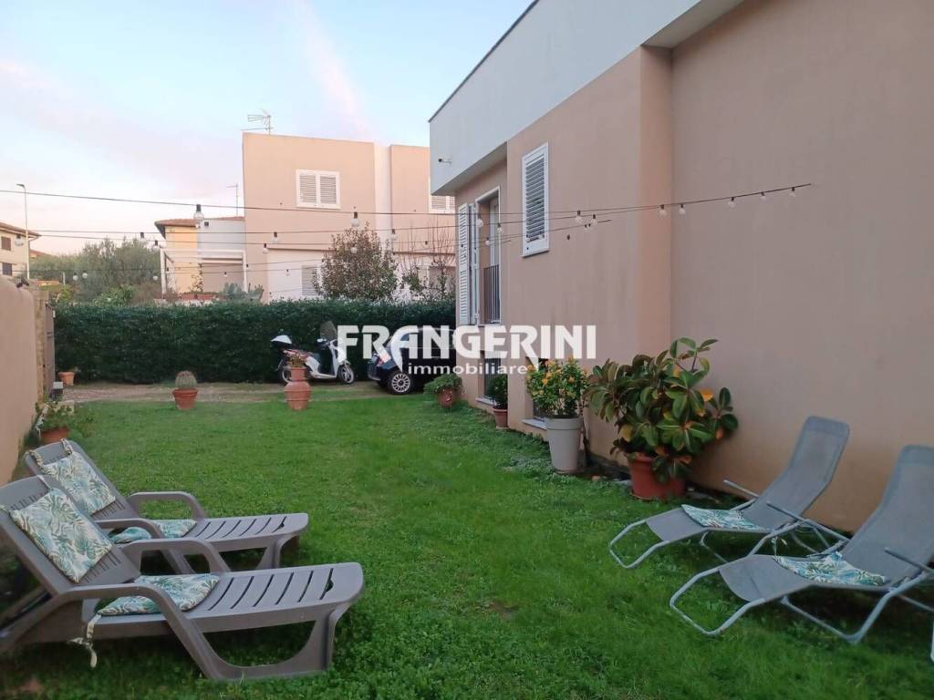 casa indipendente in vendita a Livorno in zona Montenero