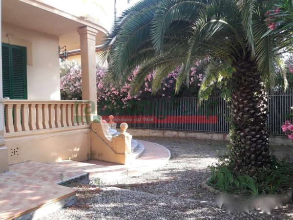 casa indipendente in vendita a Livorno in zona Quercianella