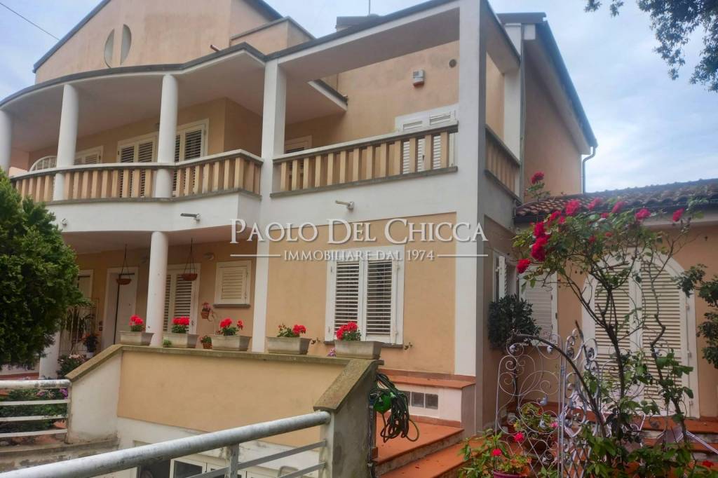 casa indipendente in vendita a Livorno in zona Lungomare