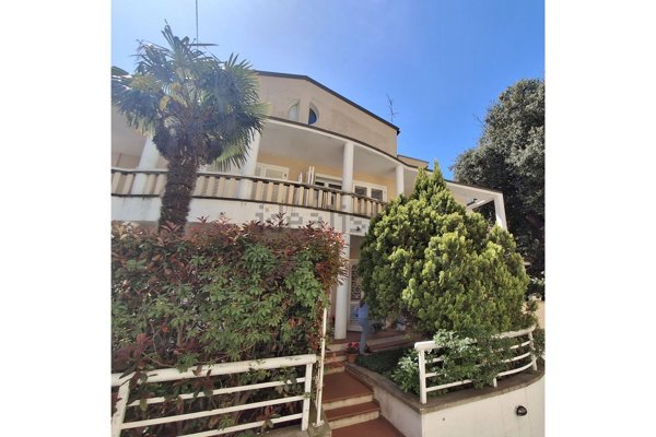 casa indipendente in vendita a Livorno in zona Lungomare