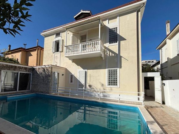 casa indipendente in vendita a Livorno in zona Centro Città