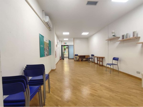 ufficio in vendita a Livorno in zona Antignano