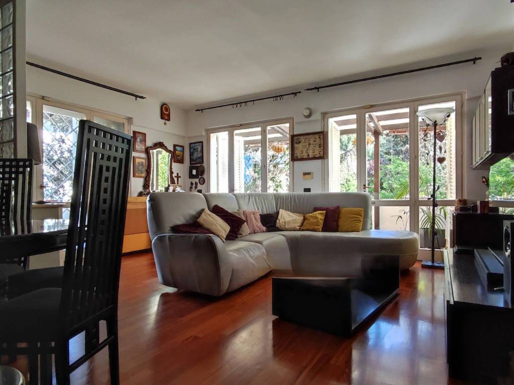 appartamento in vendita a Livorno in zona Montenero