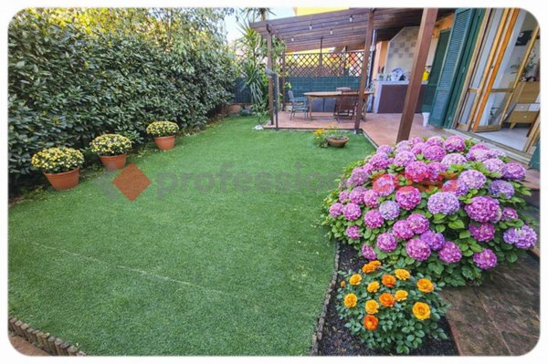 appartamento in vendita a Livorno in zona Montenero