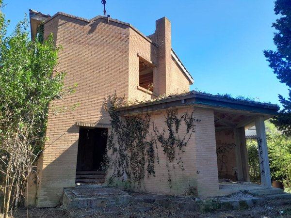 casa indipendente in vendita a Livorno in zona Montenero