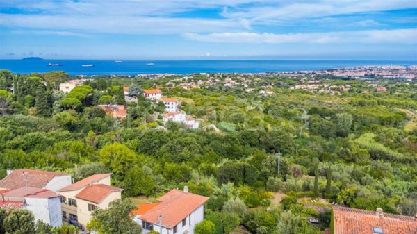 casa indipendente in vendita a Livorno in zona Montenero